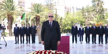 رئيس الجمهورية يترحم على أرواح شهداء الثورة المجيدة