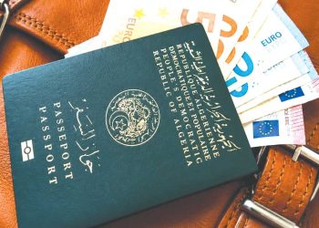 تدابير جديدة للتصريح بالعملة عند السفر