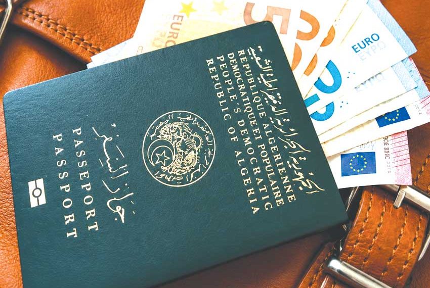 تدابير جديدة للتصريح بالعملة عند السفر