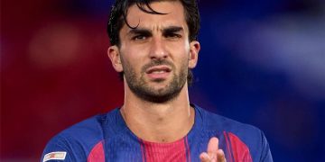 برشلونة يواجه مشكلة كبيرة في ملف تجديد عقد توريس