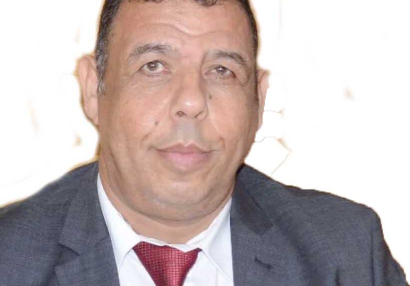 الإنسـان بـــين الشاشـة والواقــع