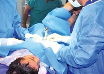 عمليــات جراحية مجانية للأطفـال  المصـابـين بتشـوهــات خلقيـــة