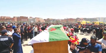الفاجعة آلمت كل الجزائريين.. والدولة بجانبكم