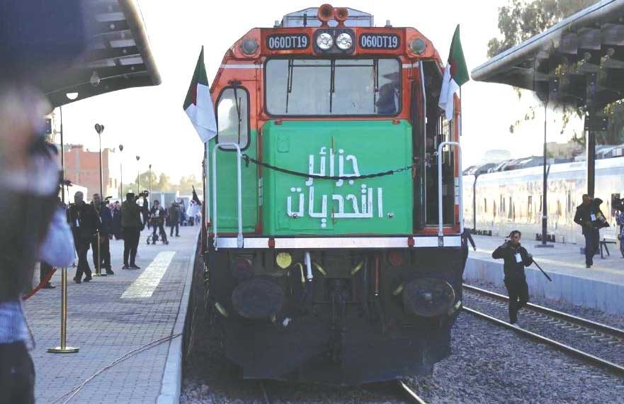 الجزائر تقود قطار التنمية إلى عمـق الصّحـراء الكبرى