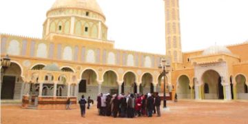طلبــة الزاويـة التيجانيـة فـي ضيافــة عـين طابة