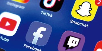 29 ولايـــة أمريكـيـــة تـلاحـق «ميتــا».. قضائيـا