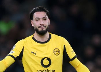 بن سبعيني قد يغيب عن الجولة الأولى للبوندسليغا
