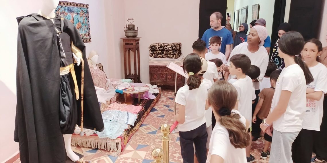 الأطفــال يــروون تاريـخ التحــف الأثريـــة