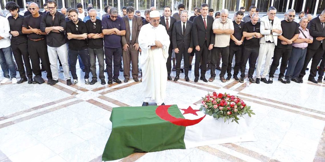 سيـد أحمـد أقومـي.. وداعــا أيها الفنـان الكبــير والعبقــــري