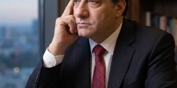 حــين تسقــــط الأوراق ويبـــدأ جنـي العُمـــر