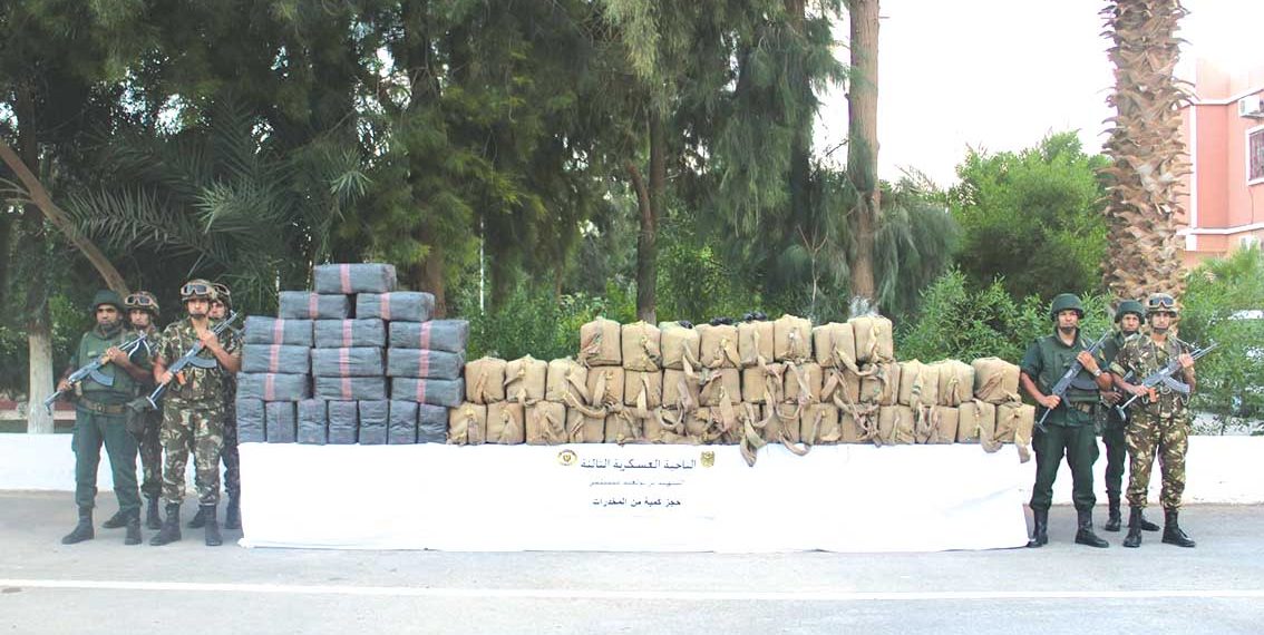 القضاء على مهــرّب وحجـز 1660 كيلوغـرام مــن الكيـــف