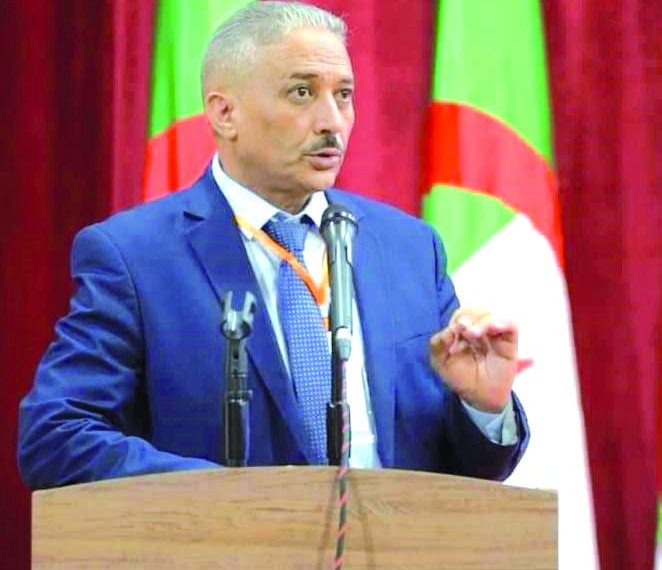 استراتيجيـة تطويـر الأداء المهنــي والرقمـي.. ضرورة قصوى