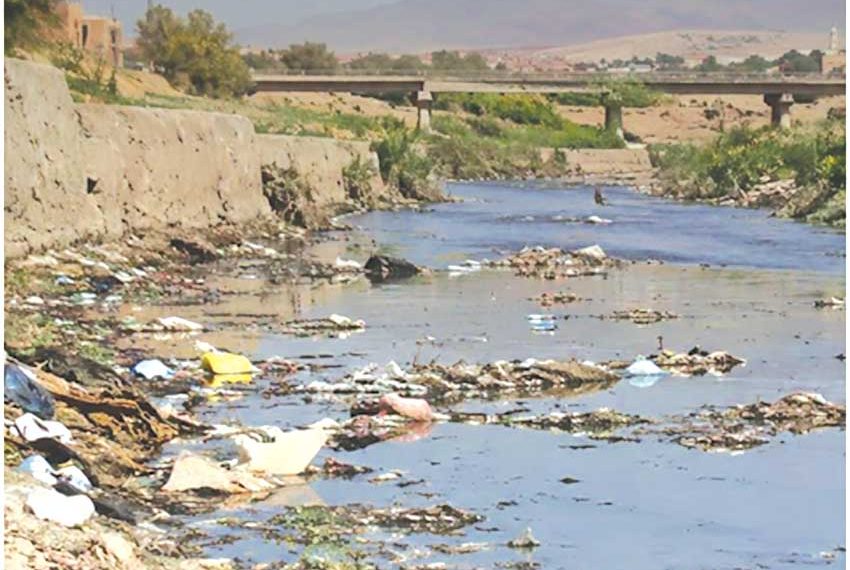 “ مملكة الحشيش “ تشنّ “ عدوان التلوث “ عبر وادي مويلح