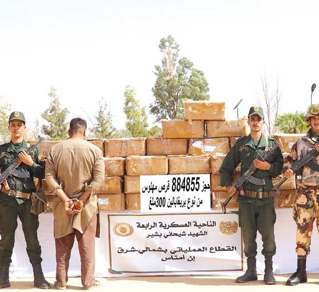 أسود الجيش يوقفون 80 عنصر دعم للإرهاب ويضبطون مليوني قرص مهلوس