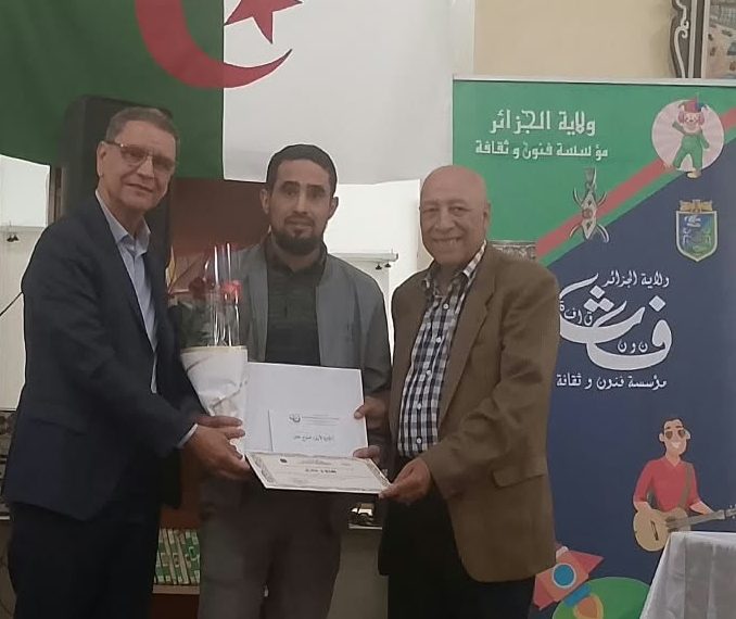 «فنـون وثقافـة» تتـوّج الفائزيـن في «الكلمـة المعبرة»