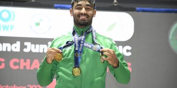 الرباع محمد نجيب يتوّج بست ذهبيات وبرونزية