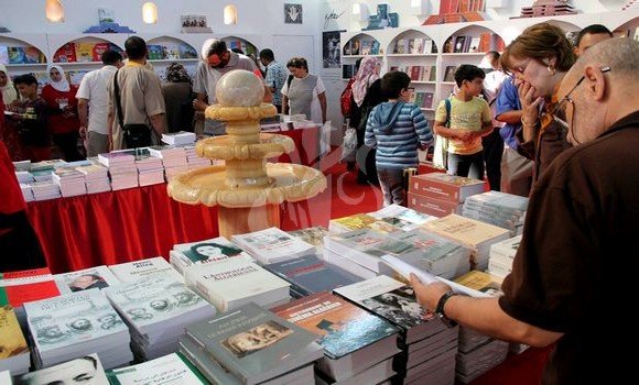 رقمنة التوزيع.. شريــان حياة جديــد للكتـاب