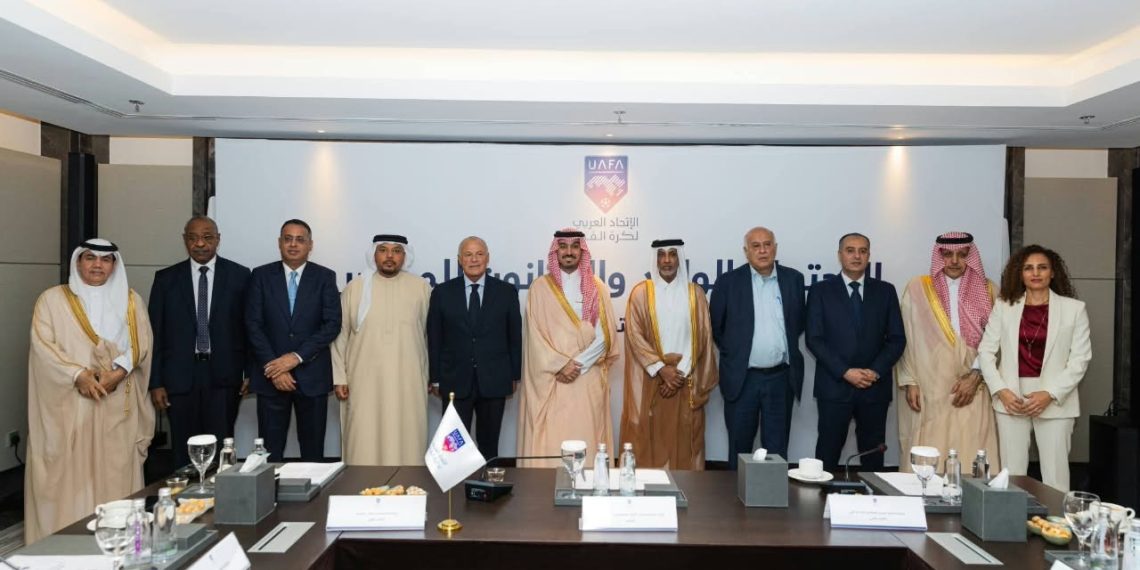 رئيس الاتحاد الجزائري وليد صادي حاضر في جدّة