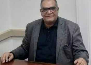 علينـا التفكير  في كيفيـة الجـمـع بـين المترجـم البشـري والآلـة