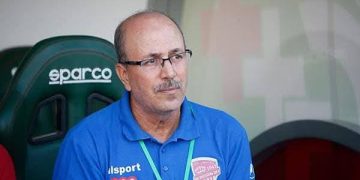 يعيش مدرّبا جديدا.. وهدف الصّعود قائم